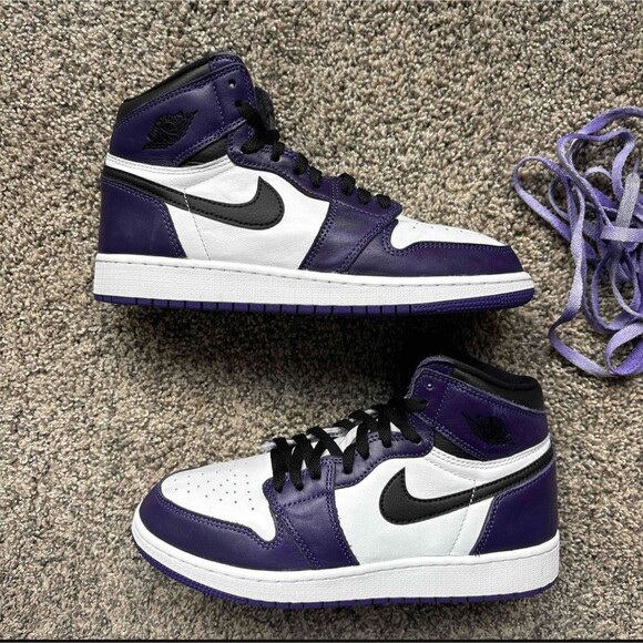 Nike Air Jordan 1 Retro OG High Court Purple 2.0 Size 6.5 Youth (Size 8 Women’s) - Picture 1 of 8